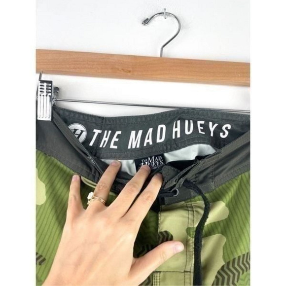 The Mad Huey’s Green Camouflage Board Shorts / Swim Trunks with Yellow Stripe Si - Picture 6 of 12